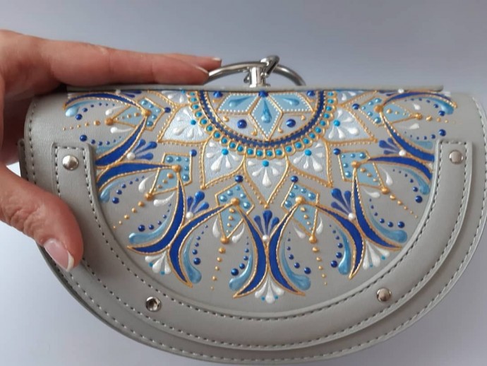Точечная роспись на сумках Точечная роспись на сумках