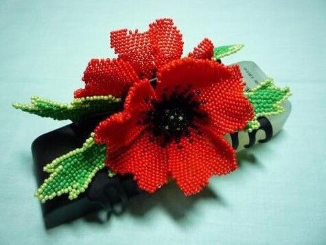 Плетём цветок мака из бисера