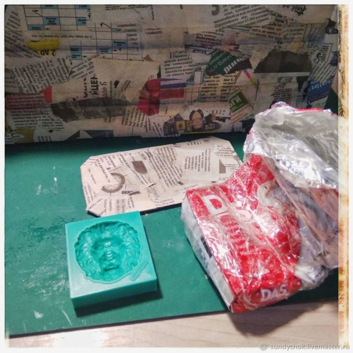 ​Ящик со львом в технике папье-маше: часть 2