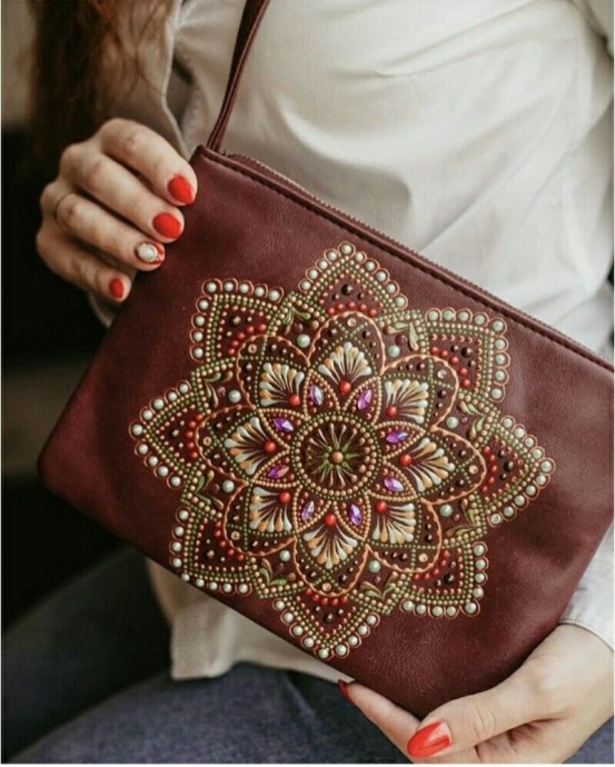 Точечная роспись на сумках Точечная роспись на сумках