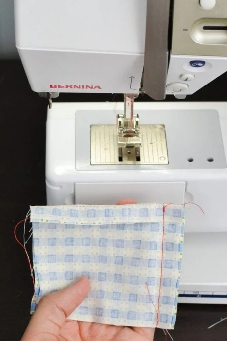 ​Хитрость: складываем ткань для угла в 90 градусов