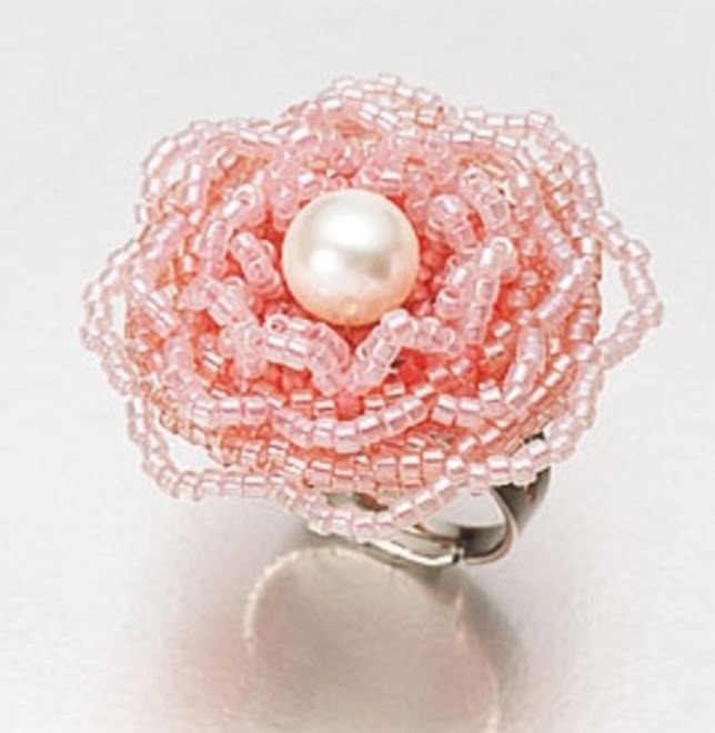 ​Объёмные розы из бисера