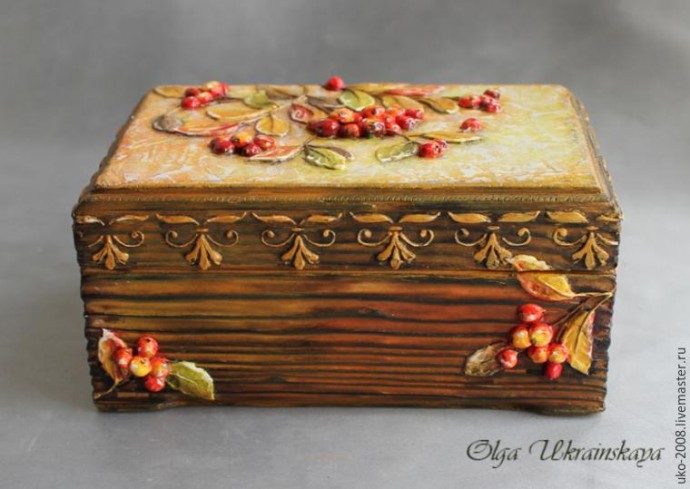 Шкатулка с рябиной в объемной технике