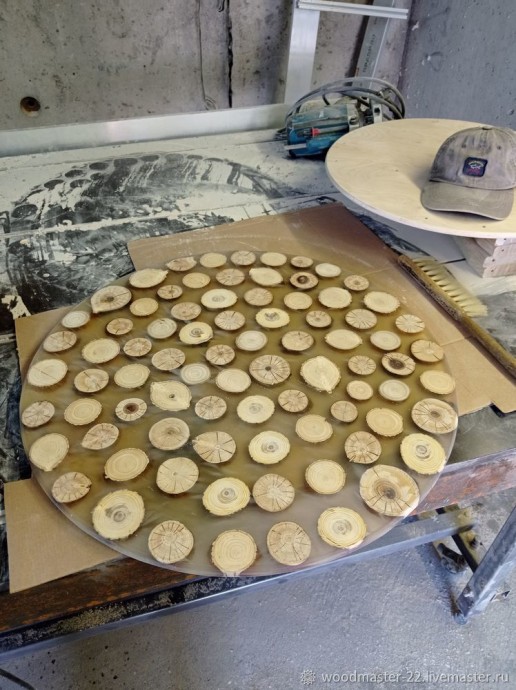 Изготовление столешницы из эпоксидной смолы и спилов: часть 2