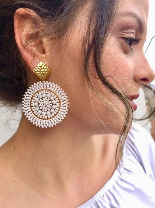 Круглые серьги на круглой основе