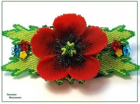 Плетём цветок мака из бисера