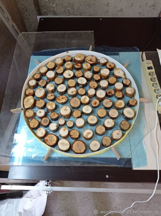 Изготовление столешницы из эпоксидной смолы и спилов: часть 1