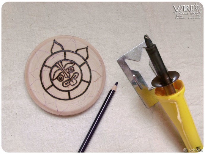 ​Выжигаем по дереву: этнические мотивы на шкатулке