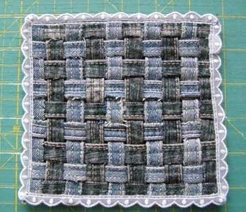 ​Джинсовая подставка под горячее