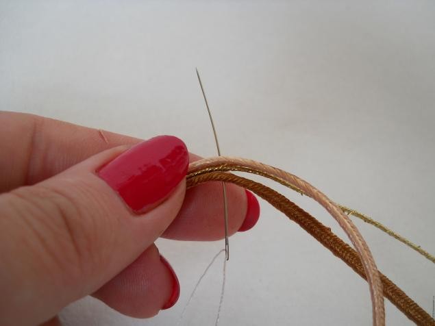 Сутажные серьги "Ромашки по-восточному": мастер-класс, часть 1