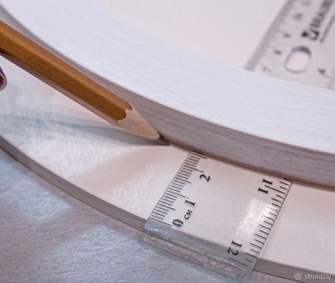 ​Расписываем интерьерные часы в смешанной технике: часть 2