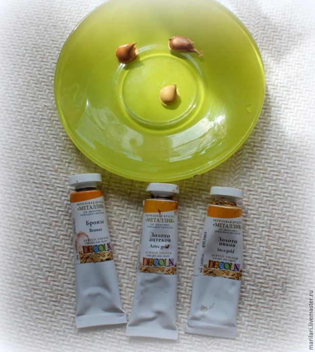 Декорируем стеклянную бутылку в технике декупажа