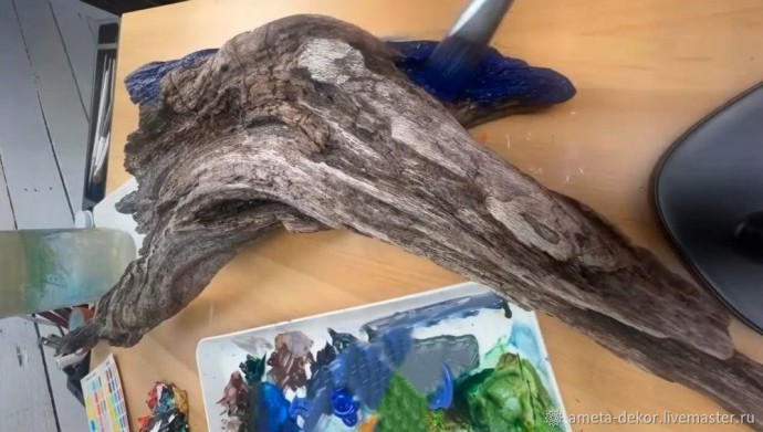 Морская статуэтка из дерева