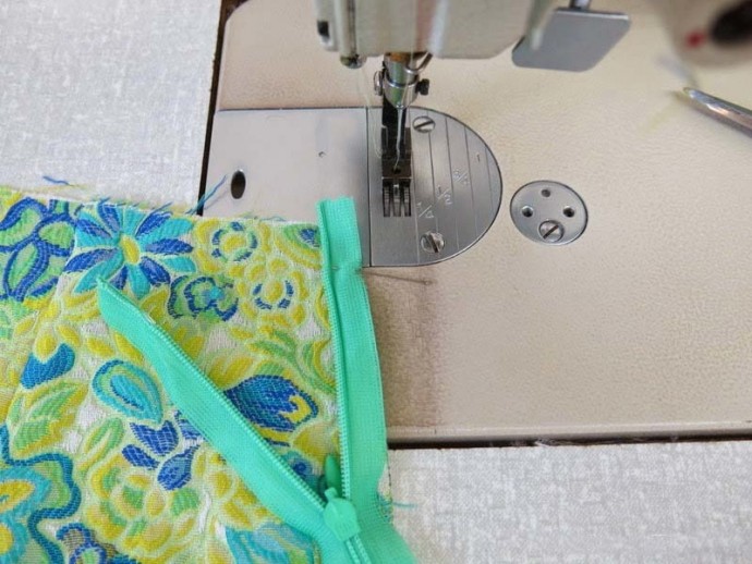 ​Потайная молния в юбке или в платье