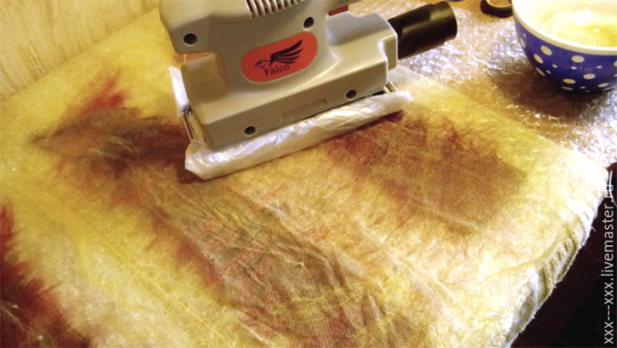 ​Делаем валяную брошь "Увядающие розы": часть 1