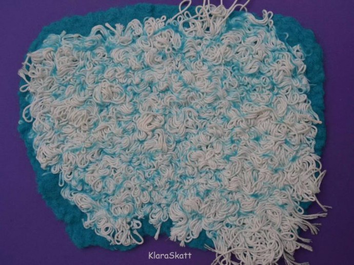 Создаем фактурный войлок из хлопковых ниток и шерсти Создаем фактурный войлок из хлопковых ниток и шерсти