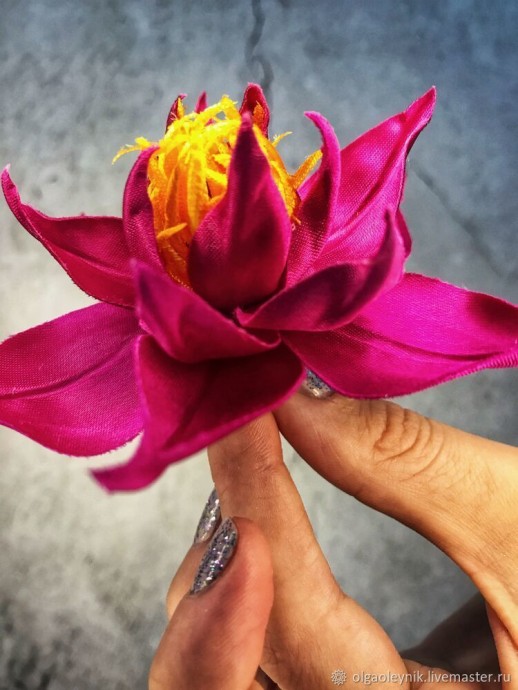 ​Как сделать брошку-пин "Лотос": часть 3