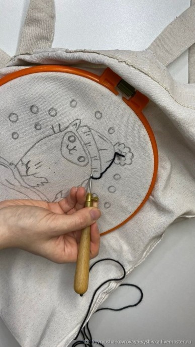 Шоппер с котиком в технике ковровой вышивки: мастер-класс, часть 1