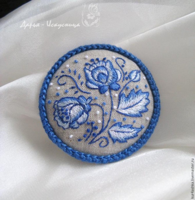 Создаем стилизованную вышитую брошь "Гжель": часть 3