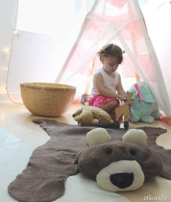 ​Ковер в виде шкуры медведя