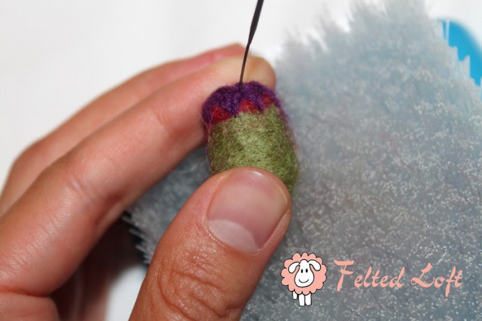 ​Один из вариантов валяния коробочки для мака