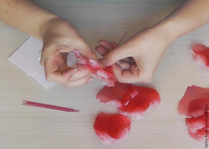 Создаем мак "Strawberry Dessert" из шелка: часть 1