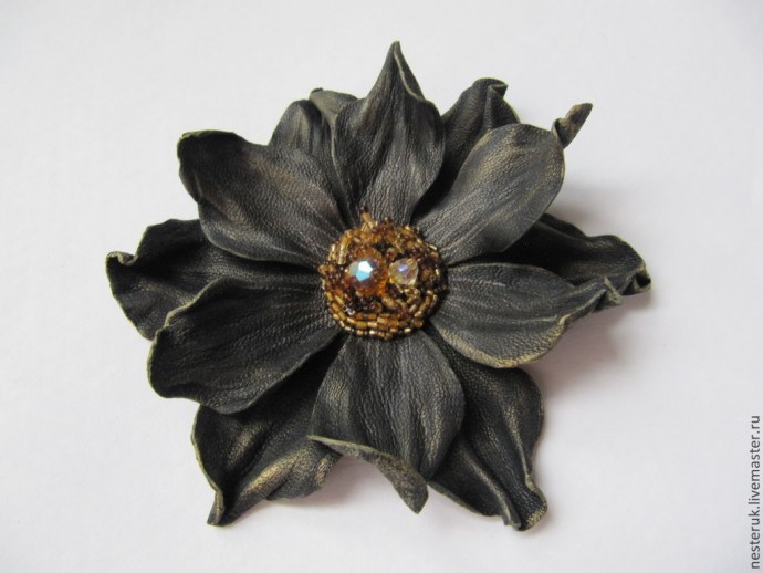 ​Изготовление брошей из кожи