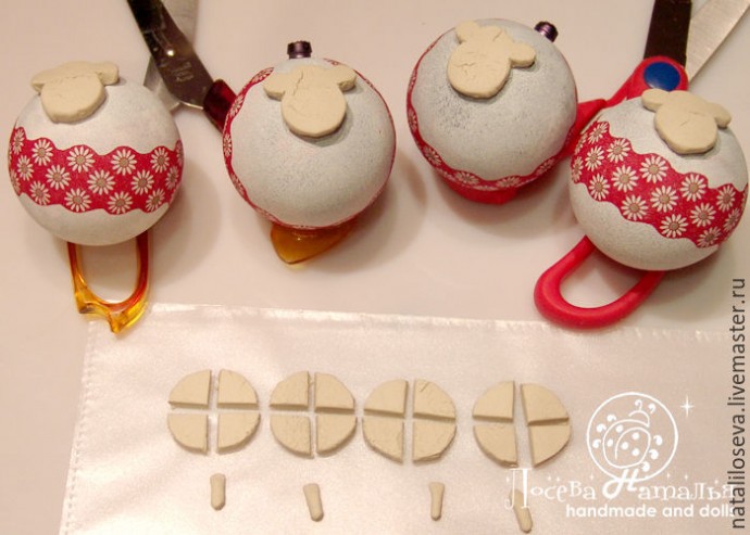 Декорируем елочную игрушку "Барашка-Ромашка" в технике объемного декупажа: часть 1