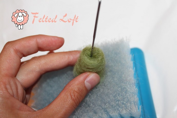 ​Один из вариантов валяния коробочки для мака