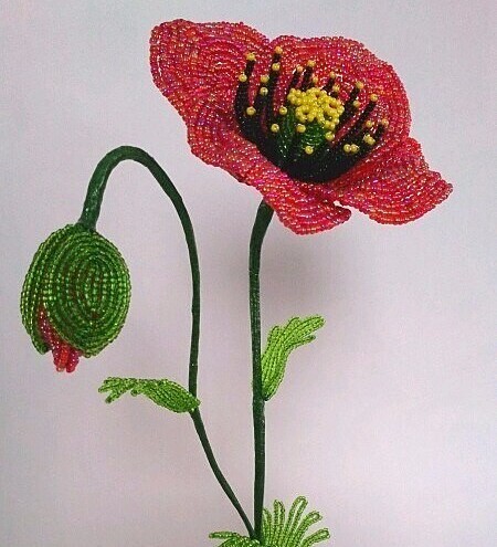 Мак из бисера