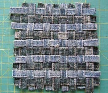 ​Джинсовая подставка под горячее