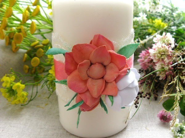 Декорируем свечу для семейного очага с цветами из фоамирана: часть 4