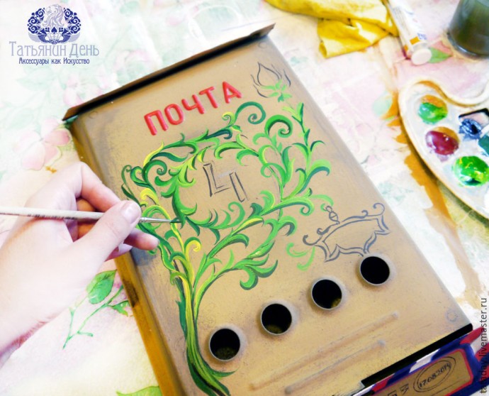 Декорируем старый почтовый ящик: часть 2