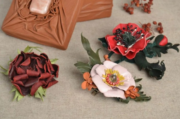 ​Изготовление брошей из кожи