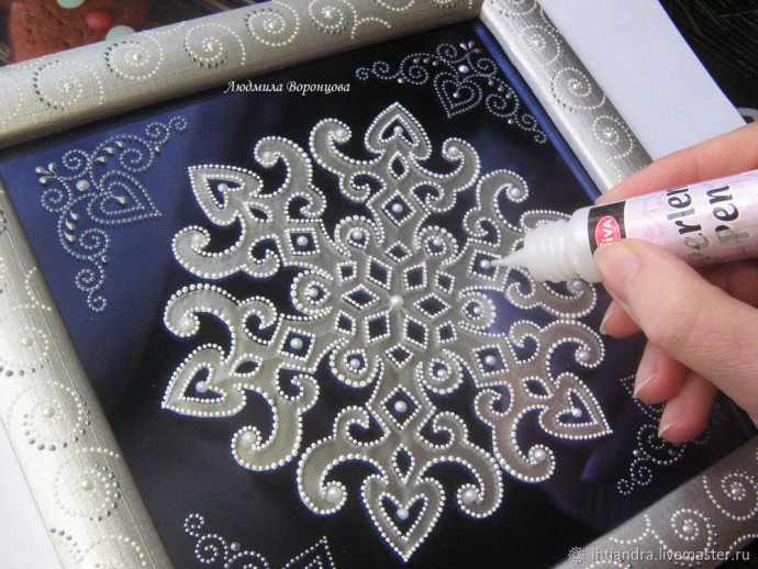 Создаем новогоднее оригинальное панно из бумажной снежинки: часть 2