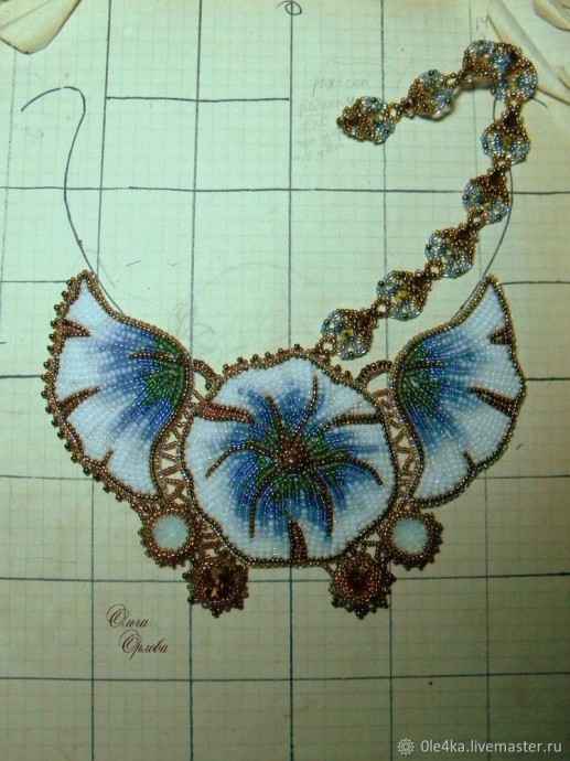 Вышиваем бисером колье "Голубые цветы": часть 3