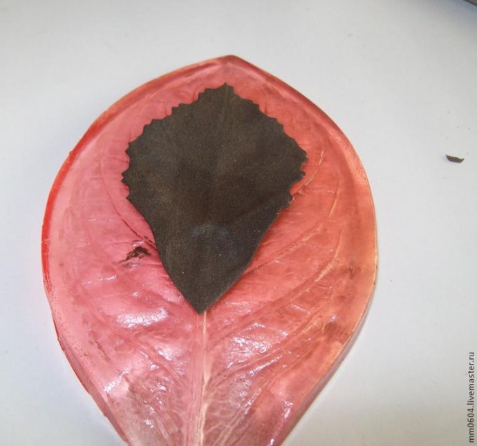 Создаем цветок из листьев: часть 3