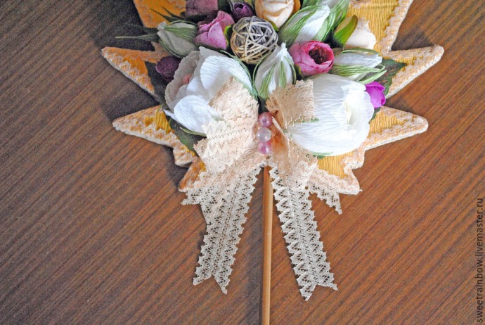 Делаем оригинальную композицию из конфет "Кленовый лист": часть 2