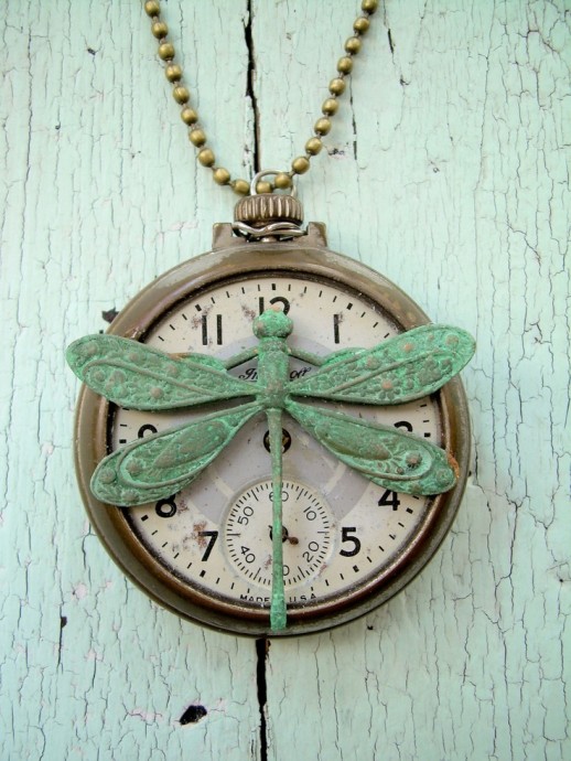 ​Украшения из старых часов