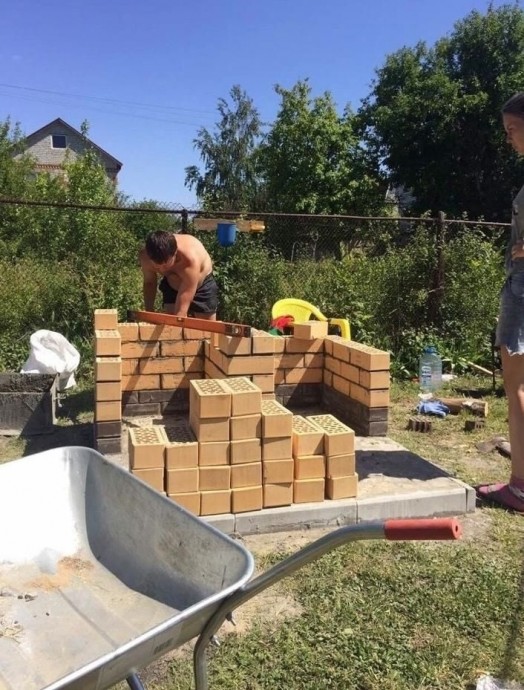 ​Мангал из огнеупорных кирпичей