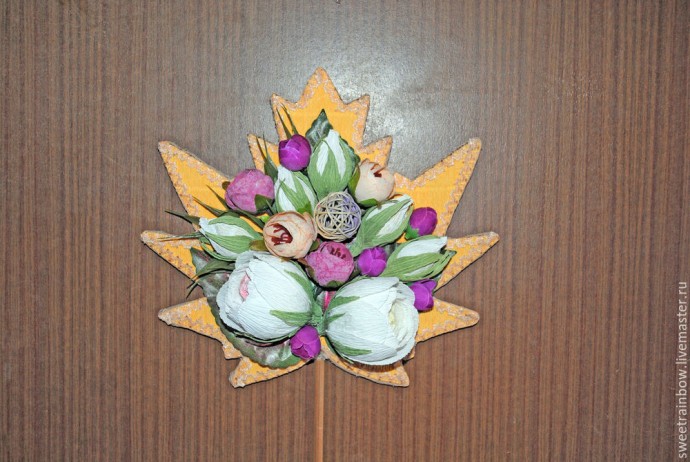 Делаем оригинальную композицию из конфет "Кленовый лист": часть 2