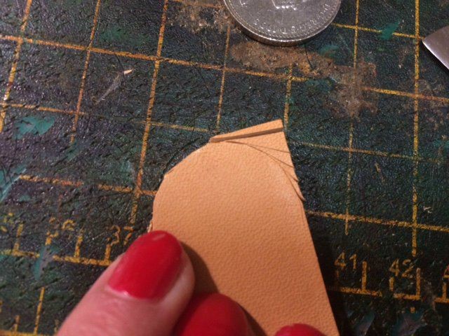 Как ровно обрезать углы на толстой коже