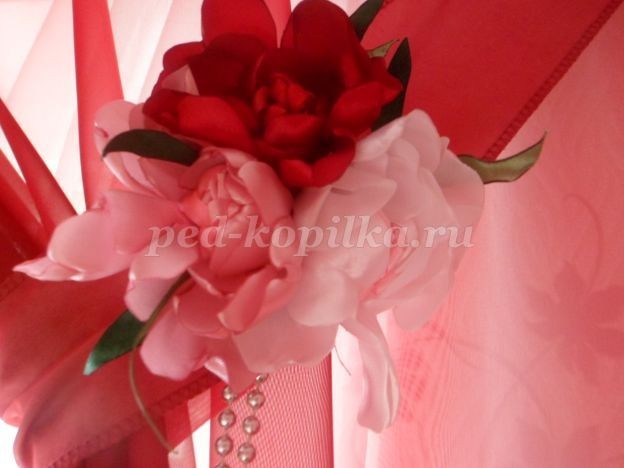 ​Пионы из атласных лент: часть 1