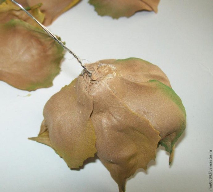 Создаем цветок из листьев: часть 3