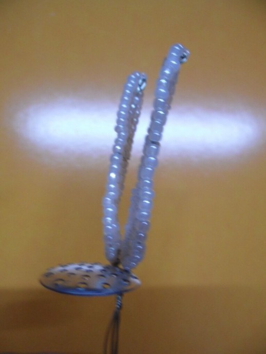 Ромашки из бисера