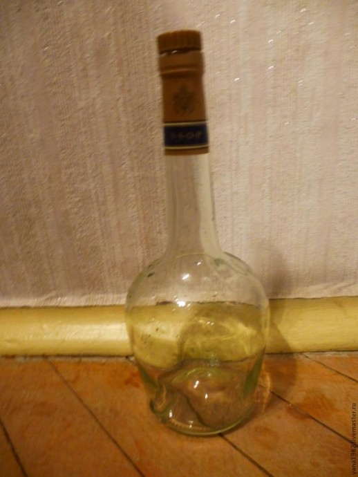 Делаем праздничную бутылочку с двусторонним декупажем: часть 1