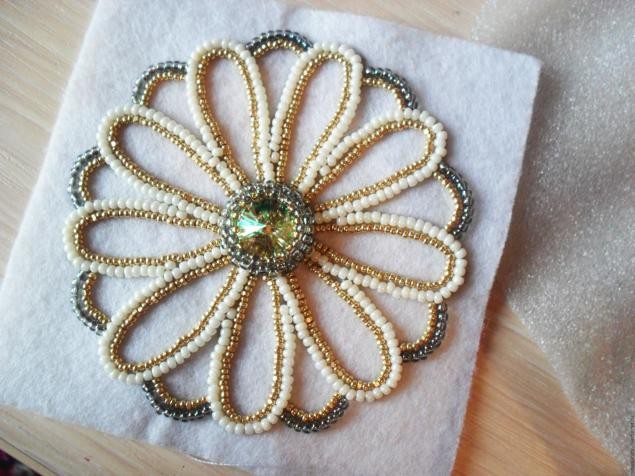 Мастер-класс по созданию вышитой бисером броши "Нео-цветок": часть 4