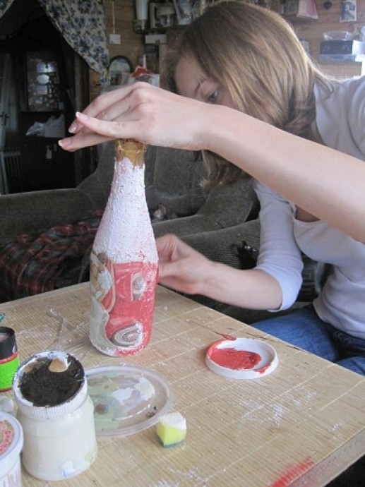 ​Декорирование романтичной бутылки в технике декупаж: часть 3