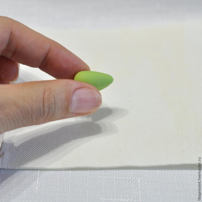 Лепим веточку калины из полимерной глины и холодного фарфора: часть 2