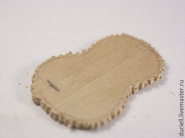 Мастерим миниатюрную гитару "Ретро" для куклы: часть 2